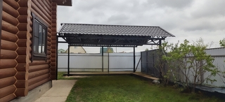 Двускатный навес из металлочерепицы для авто Двускатный навес из металлочерепицы для авто